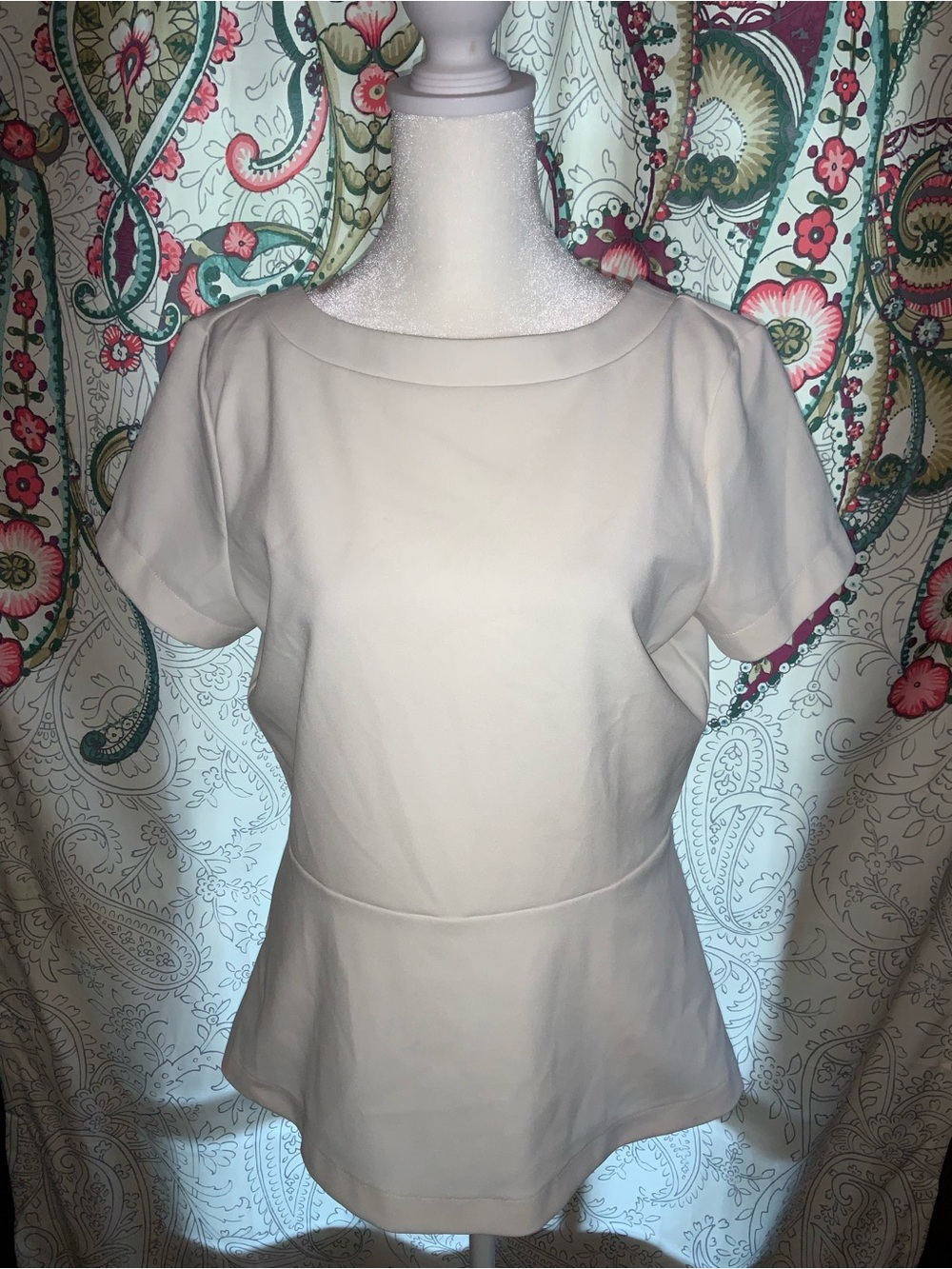 Ann Taylor S White/Cream Cap Sleeve Peplum Blouse Fitted Bodice Plunging V Back